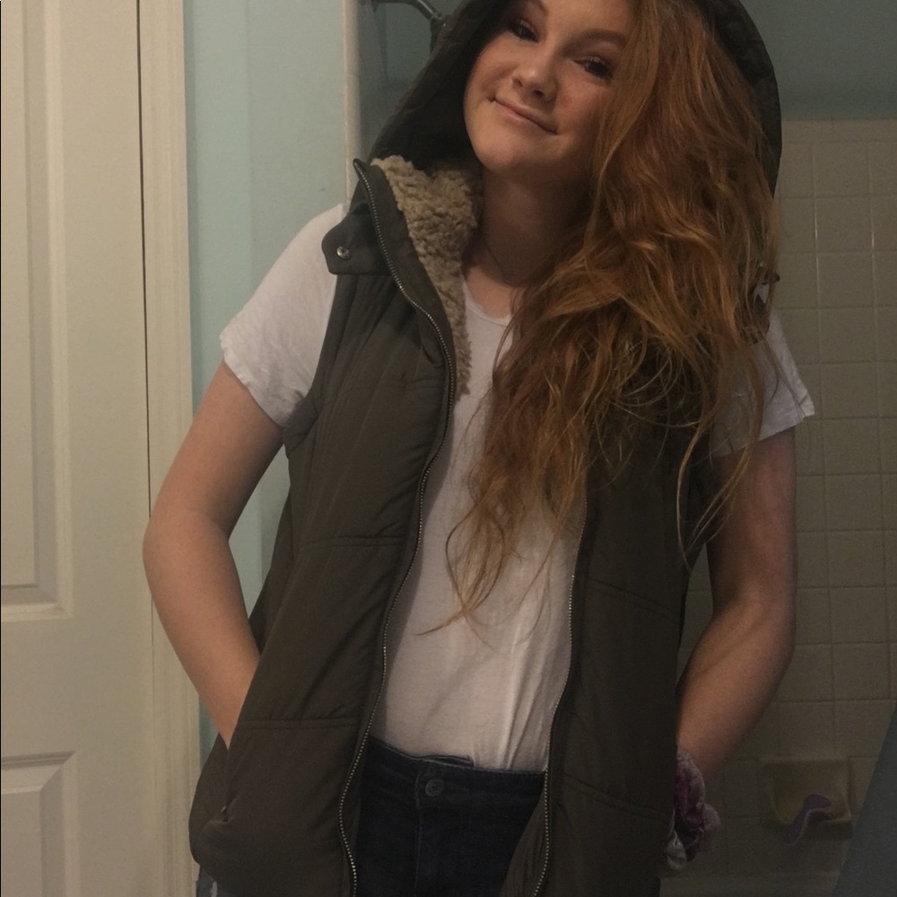 Super Cute Army Green Furry Vest with Hood